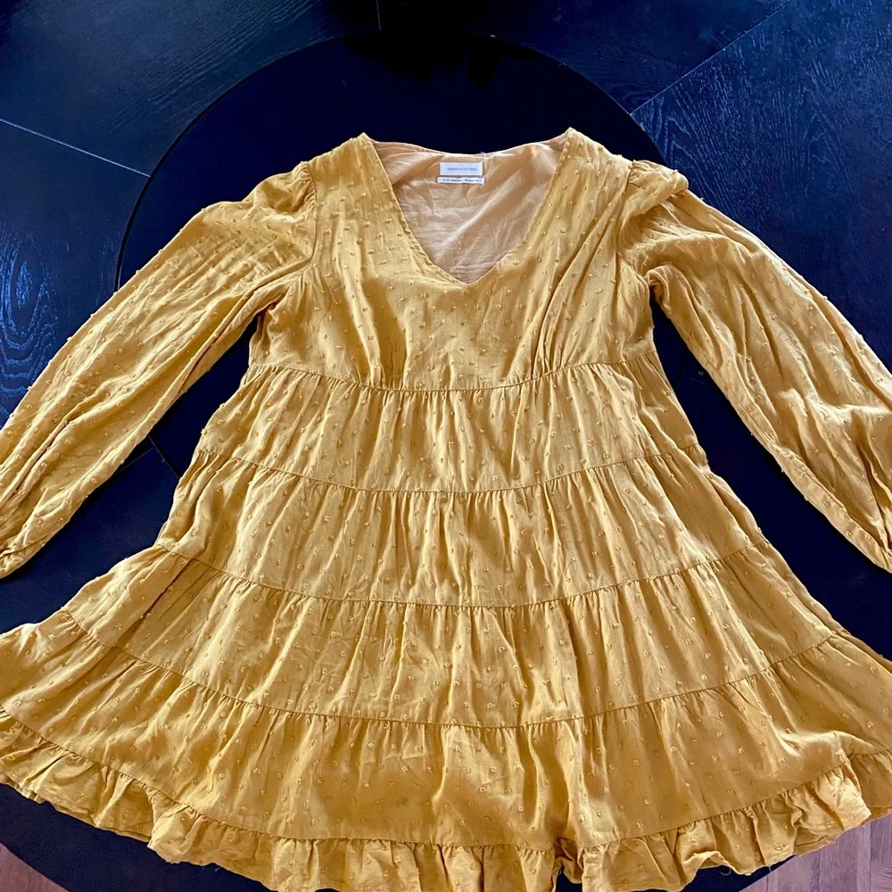 Yellow dress - Picture 1 of 3